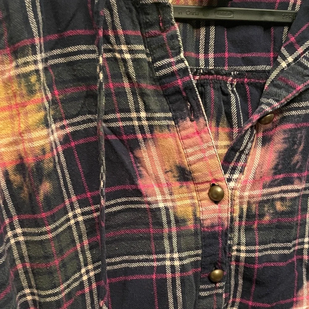 100% cotton Daytrip Plaid Hoodie pullover - Black and Pink - Picture 4 of 6